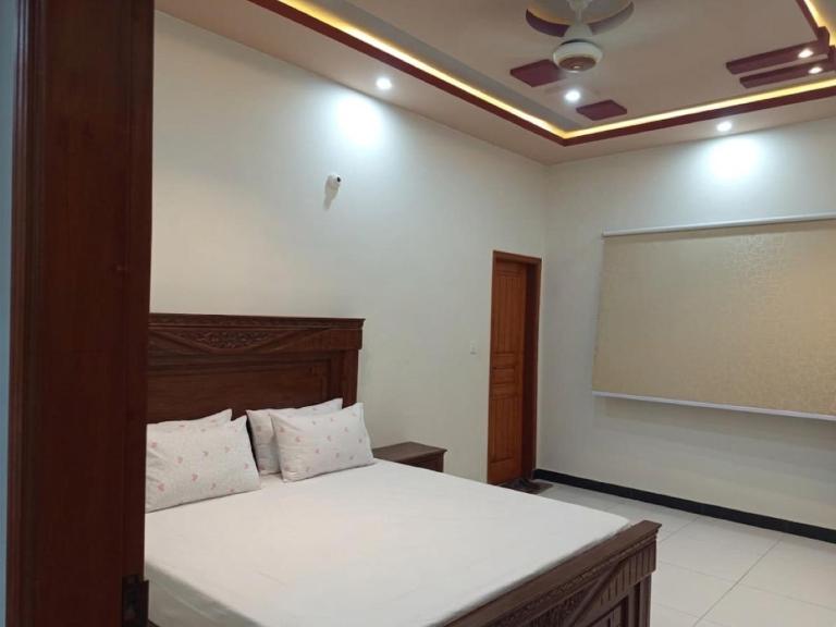 Nursery Lodge Guest House - B&B Karachi