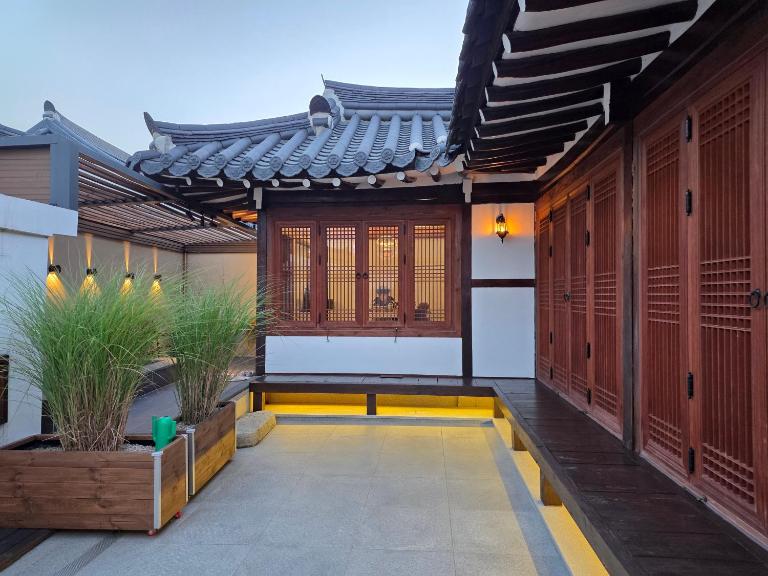한옥스테이 이담, 황리단길 내 조식 주차 포함 - B&B Gyeongju