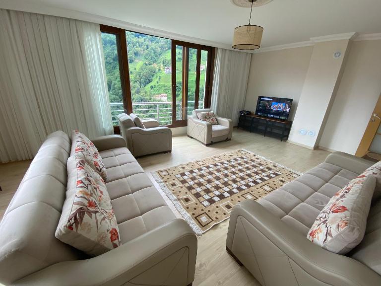 Komilo Homes - Functional Modern Suite - B&B Çamlıhemşin