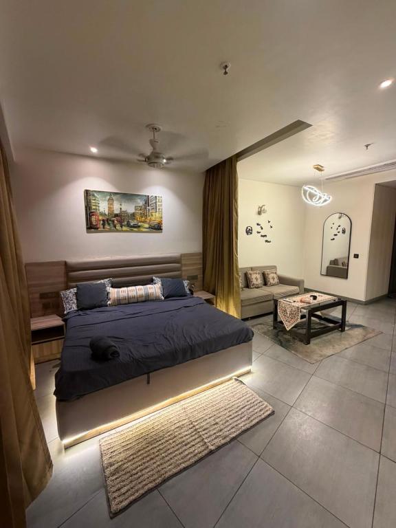 Supernova spira l 7pm - 10 am l Night only - B&B Nueva Delhi