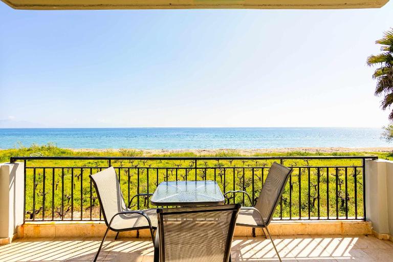 Beachfront Nest Memi, Koroni - Seaheaven Houses - A4 - Ferienwohnung Koróni