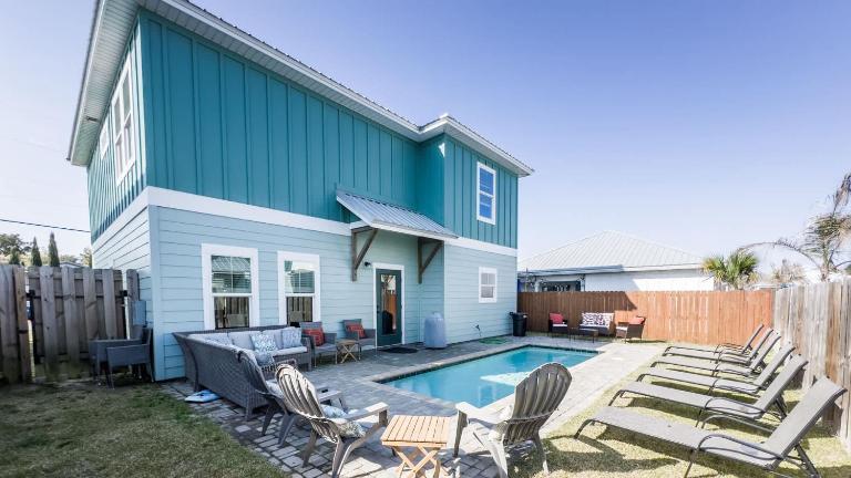 FREE Heated Pool! Sleeps 14 with Game Room! Close to Pier Park, Beaches & 30A! - Chambres d'hôtes Panama City Beach