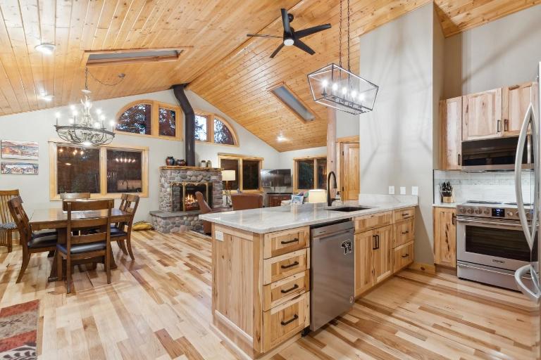 Whispering Pines - Bed and Breakfast Whitefish