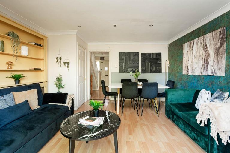2-Bed Kennington House with Parking & Garden - Chambres d'hôtes Londres
