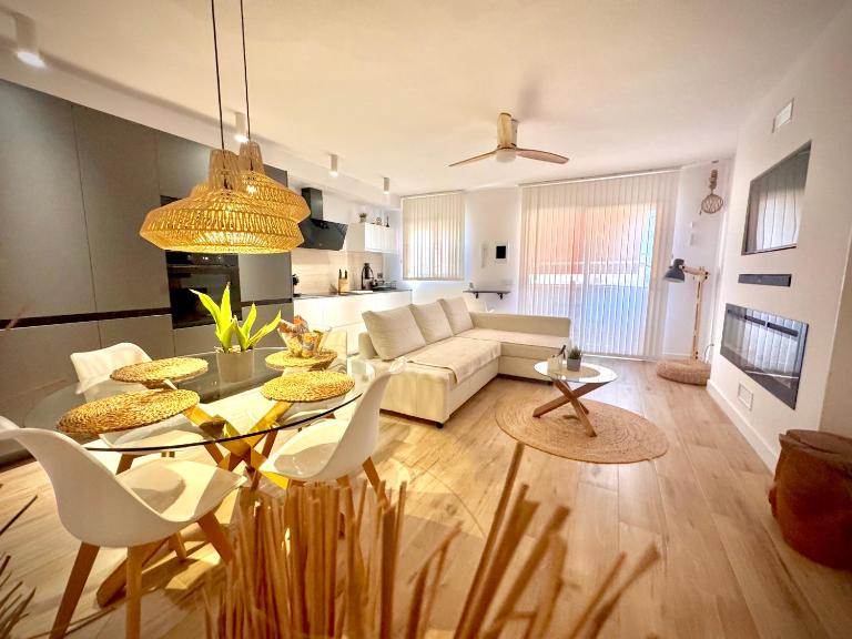 CAL DOMENEC PLATJA Luxury apartment on Torredembarra beach - PETFRIENDLY - Se admiten mascotas - B&B Torredembarra