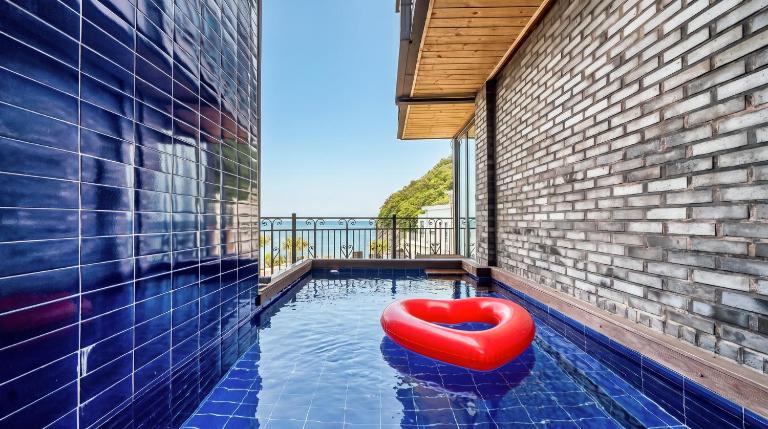 Namhae Yanghwa Seaside Pension - B&B Namhae