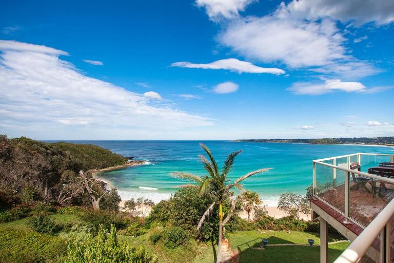 Spectacular Views - steps from Mollymook Beach - Ferienwohnung Mollymook