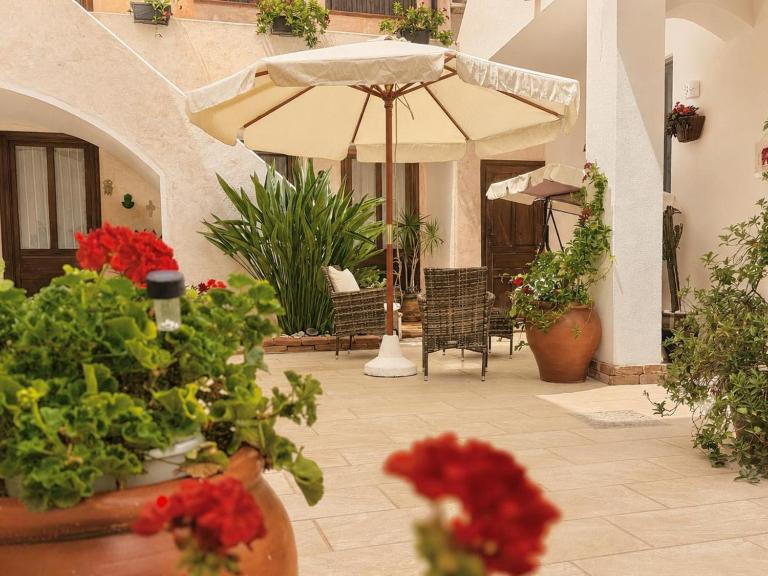 Casa Lia appartamento indipendente con patio privato nel Golfo di Orosei - Ferienwohnung Galtellì