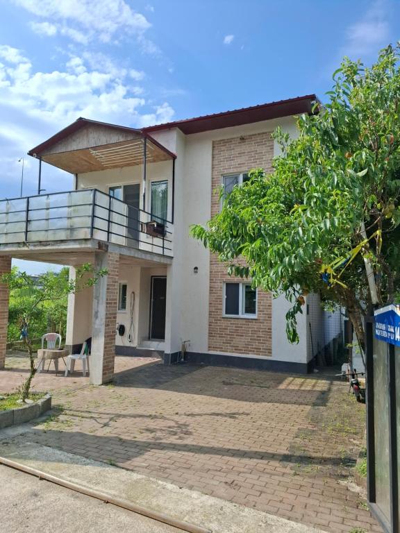 emplus - Ferienwohnung Batumi