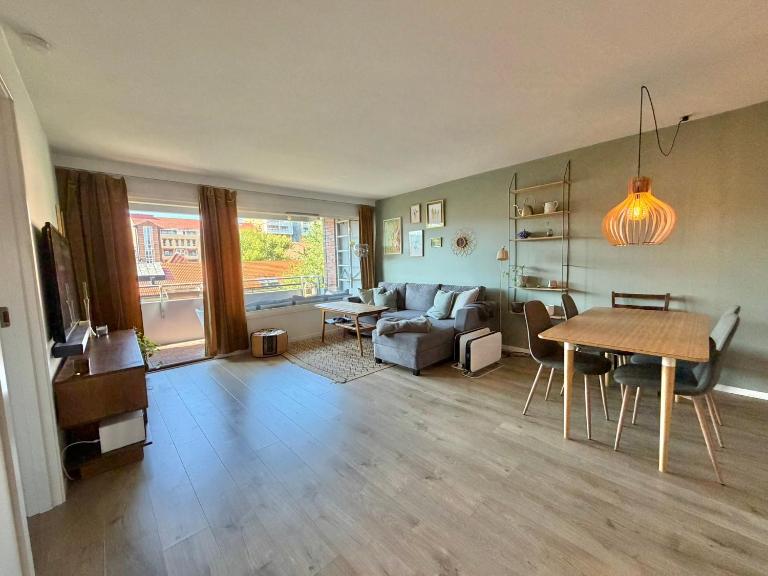 1BR Central Apt with Sunny Balcony - Ferienwohnung Oslo