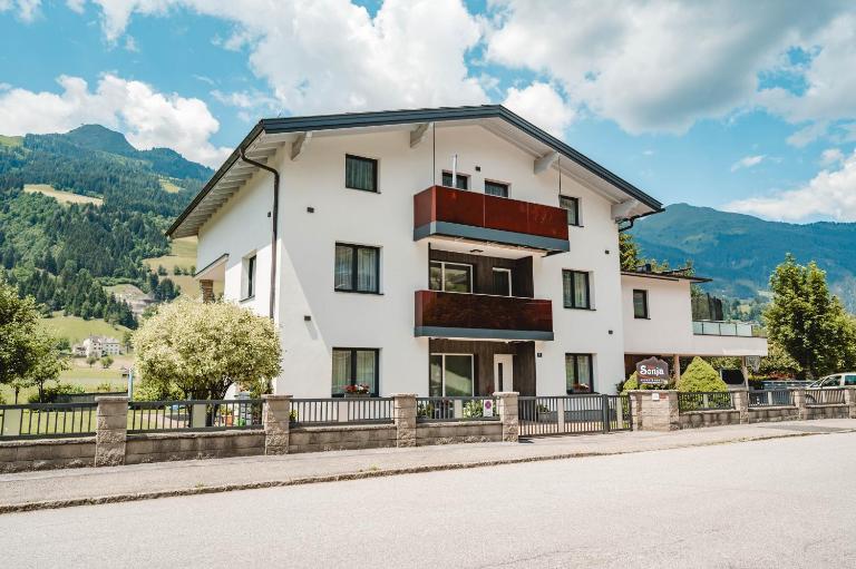 Haus Sonja - inklusive Eintritt in die Alpentherme Gastein - B&B Bad Hofgastein