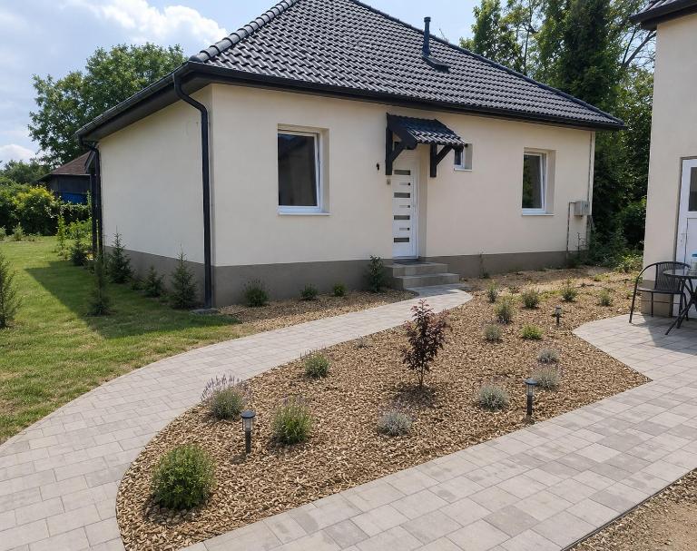Parkside Home - Bed and Breakfast Törökbálint