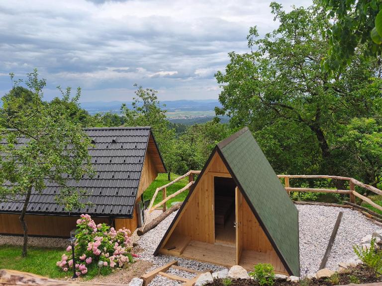 Pr' Končovc - wooden tent - B&B Kranj