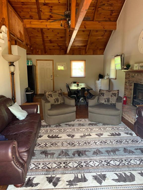 New River mountain cabin with reduced cleaning fee - B&B Lansing
