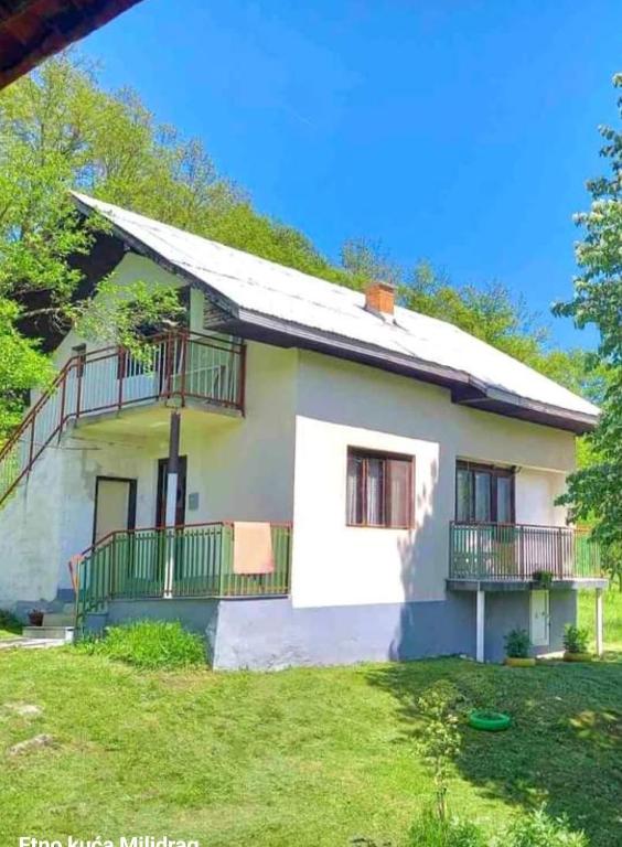 Kuca za odmor Milidrag - Bed and Breakfast Miljevina