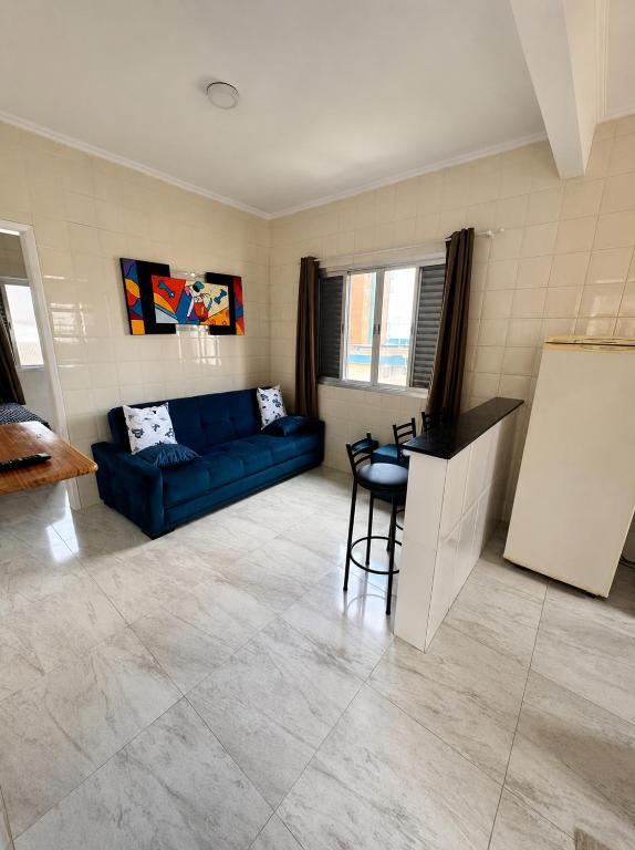 Seu descanso em Mongaguá APTO a 50M da PRAIA com Wi-Fi gratis - Chambres d'hôtes Mongaguá