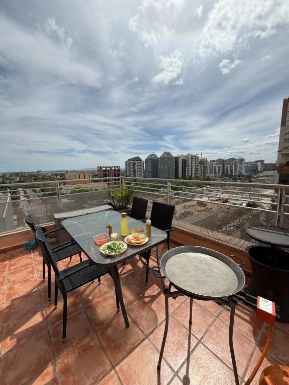 Premium Penthouse with Large Terrace, Ocean Views & Opposite the City of Arts and Sciences - Bed and Breakfast Valencia