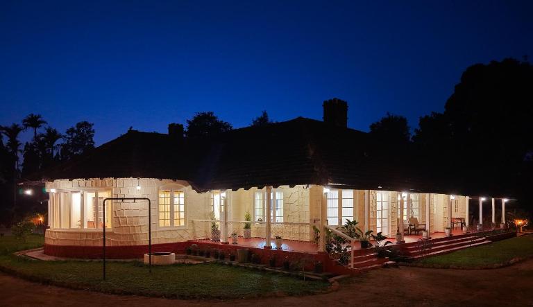 The Hundred House - Colonial Bungalow- Wayanad - B&B Ambalavayal