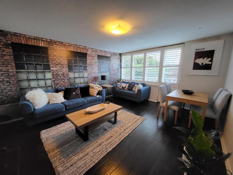 Homely 1 Bedroom Retreat in South Yarra with Balcony - B&B Melbourne