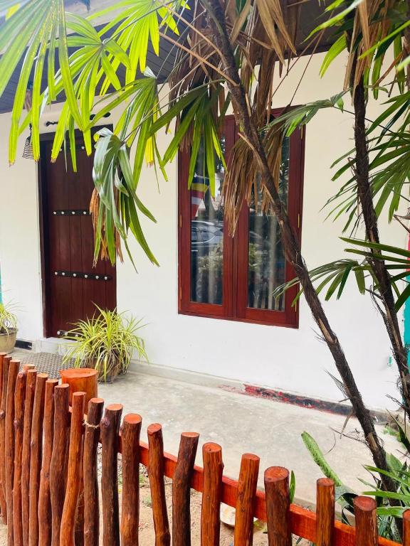 Coastal Bliss - Bed and Breakfast Dikwella