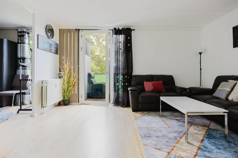 Urban Living 3 minutes from S-Train - Bed and Breakfast Albertslund