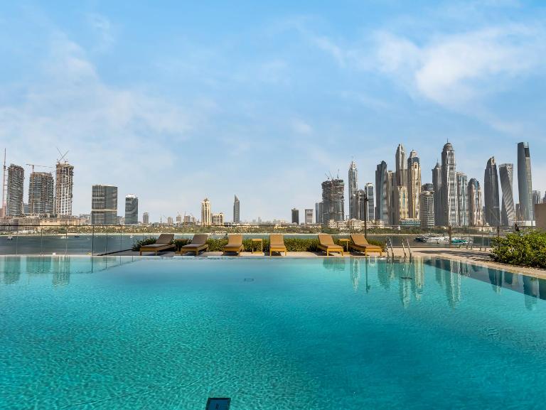 Palm and Marina Views in NEW Palace Beach Residence - B&B Dubai