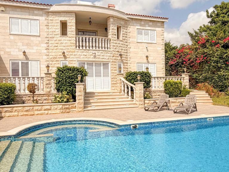 Luxury Villa Aurelia - B&B Peyia