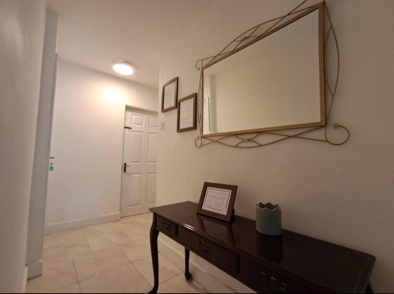 Modern Spacious 3 Bed House Hall Green, Birmingham - Ferienwohnung Birmingham