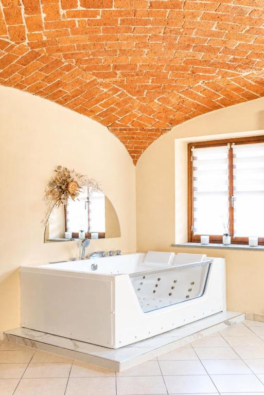 Secret Suite - Jacuzzi Privata & Relax - Ferienwohnung Borgo San Dalmazzo