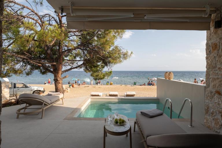 Strovilla Astraea Beachfront Villas with Private Pool - B&B Psakoúdia