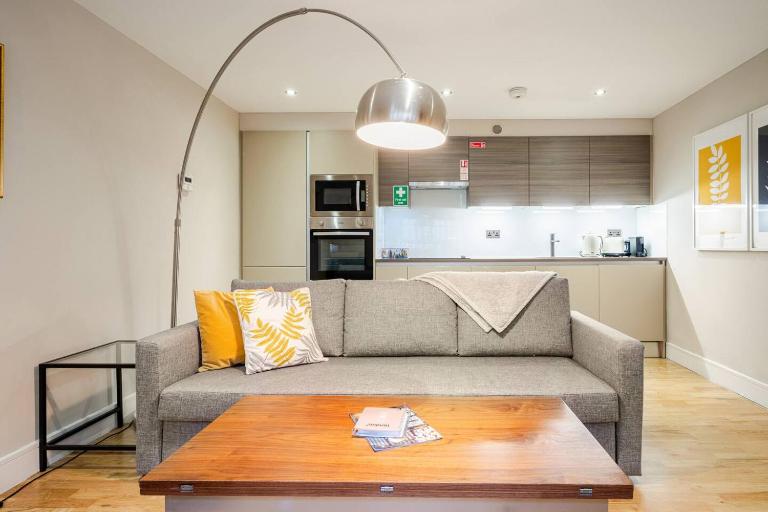 Host My Nest - Modern 2 Bed Apartment by Hyde Park - B&B London