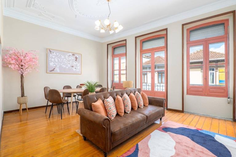 Spacious Vintage Porto House - B&B Porto