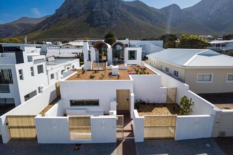 Hyggehus Designer Holiday Home In Voëlklip - B&B Hermanus