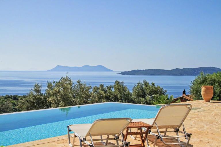 Villa Atokos Infinity Escape & Sea Views - Bed and Breakfast Sývota