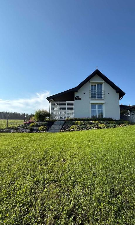 Lawendowy Domek - Bed and Breakfast Podsarnie