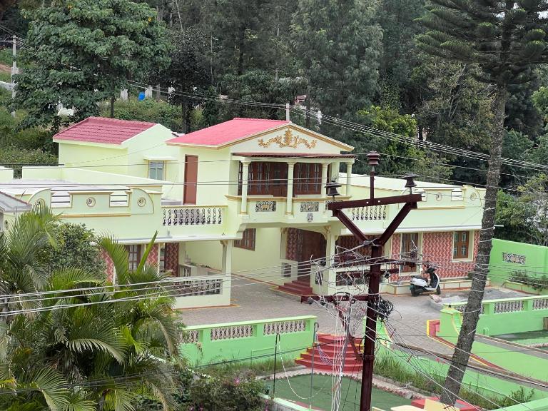 Cliff Castle Premium Stay - West Wing - B&B Yercaud