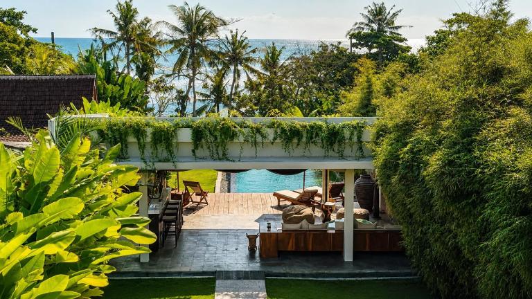 Private beach Oceanfront 3bd Villa - B&B Semege