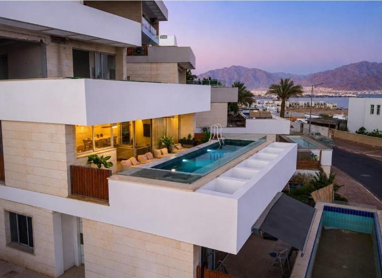 פנטהאוז אאורה קומה 1 וחצי בריכה מחוממת - B&B Eilat