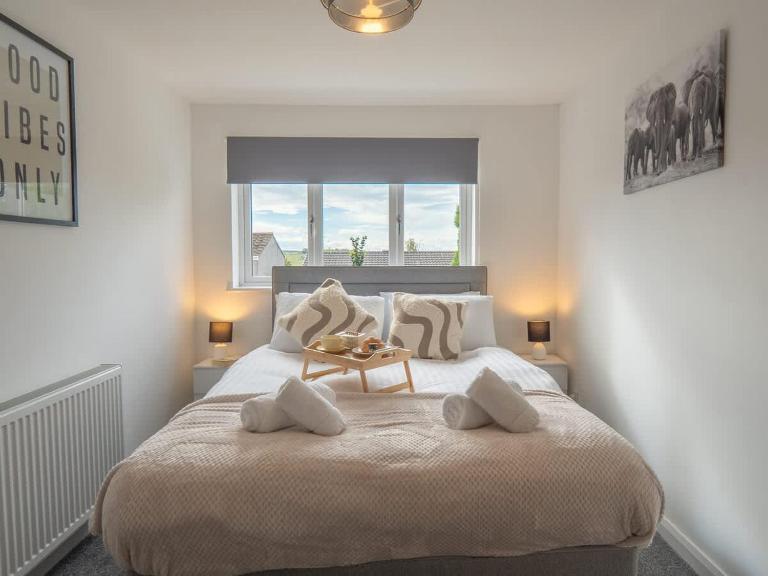 Etive House - 3 bedroom stylish home - B&B Cumbernauld