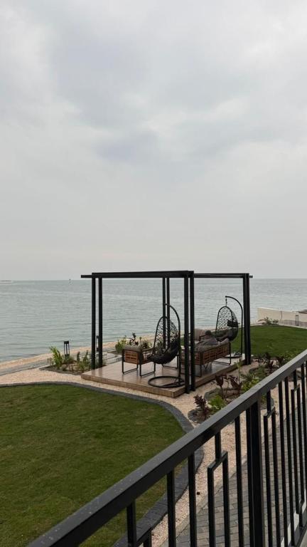 شقة ببلكونة باطلالة بحرية - B&B Khobar