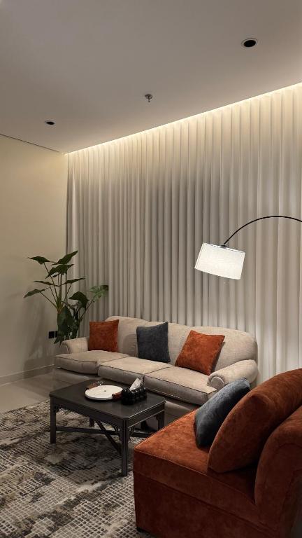 شقة مودرن صالة وغرفة دخول ذاتي - Ferienwohnung Tabuk