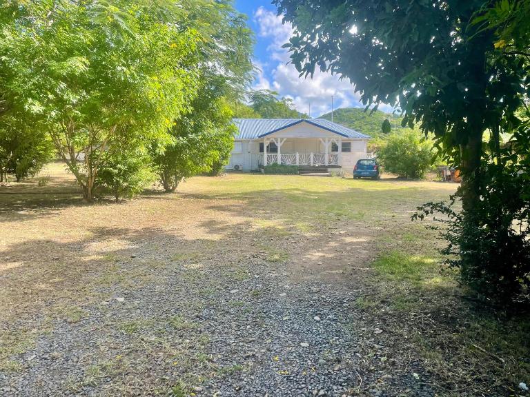 Studio Apartment near Friar's Bay beach - B&B Friar’s Bay