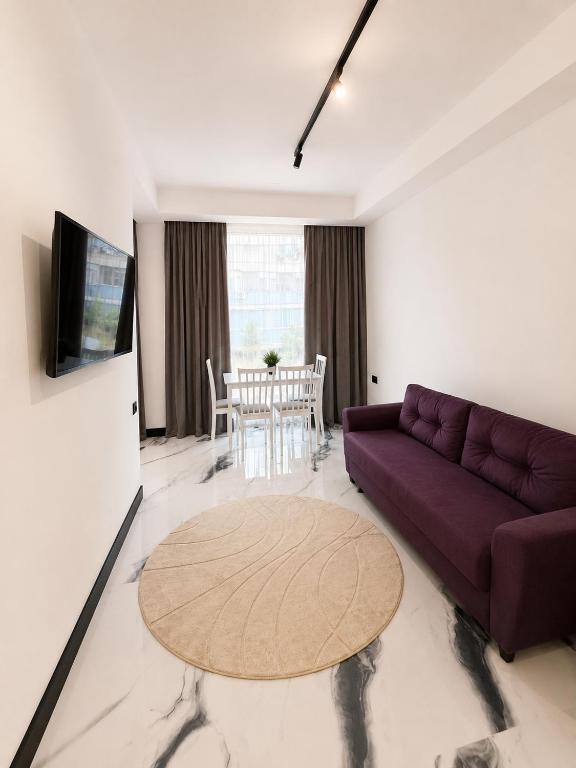 Modern Apartment in Private House with Panoramic Windows - Bed and Breakfast Chisinau