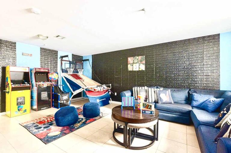 Modern 6BR, 5BA Family Home near World Cup Games - B&B Newark