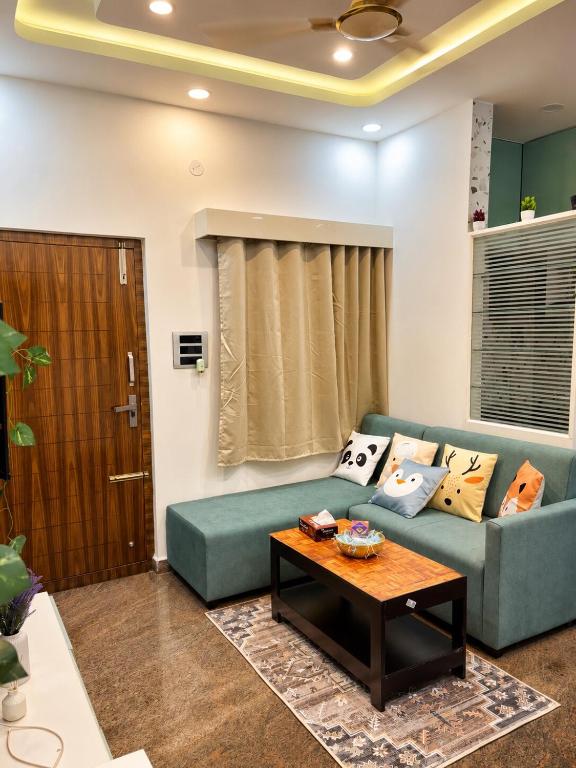 Cozy Luxury Home for Couples, Family and Business Professionals with Power Backup and Lift in Electronic City - Chambres d'hôtes Bangalore