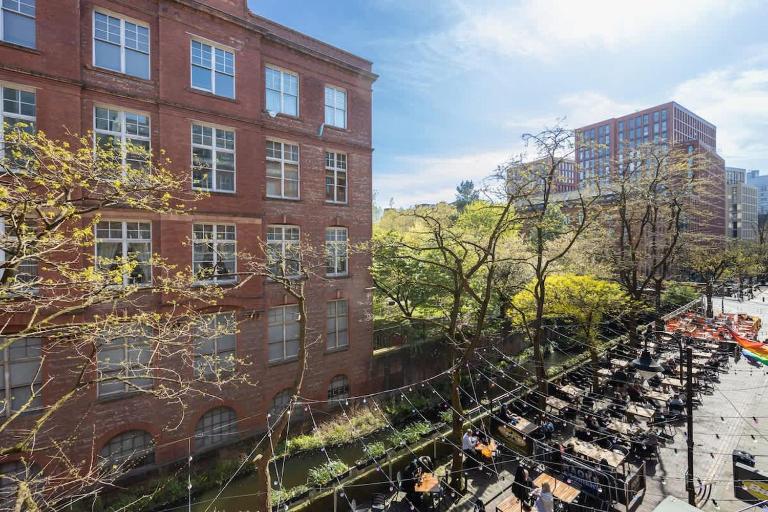 Spacious 2 Bed on Manchester's Famous Canal Street - B&B Manchester