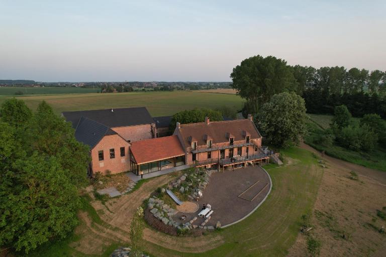 Favarge, charm, comfort, and a large garden - B&B Braine-le-Comte