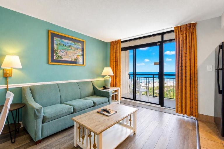 Beach Cove Resort 312 - Direct Oceanfront Balcony - Bed and Breakfast Myrtle Beach