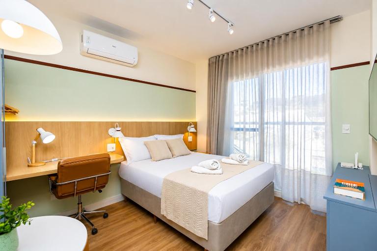 Apto com Garagem, Sacada, Ar Quente Frio, Academia - Ferienwohnung Curitiba