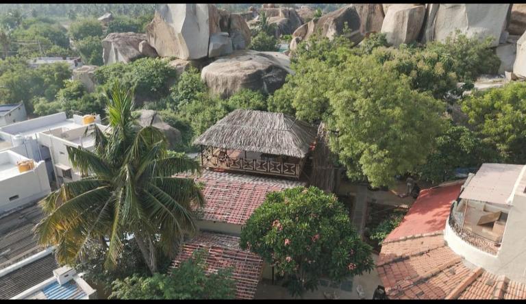 Golden rocks homestay - B&B Hampi